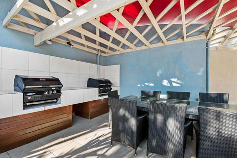 Sailport Mooloolaba Apartments - Foster Accommodation 8
