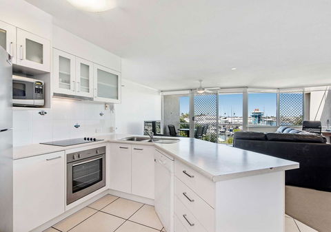Sailport Mooloolaba Apartments - Foster Accommodation 12
