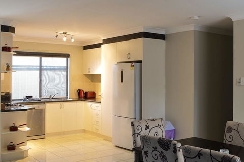Atricom - Foster Accommodation 5