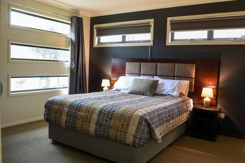 Atricom - Foster Accommodation 1