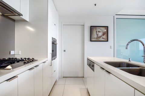 Ultra Broadbeach - Foster Accommodation 43