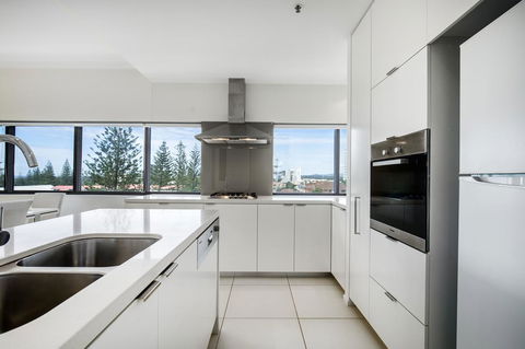 Ultra Broadbeach - Foster Accommodation 8