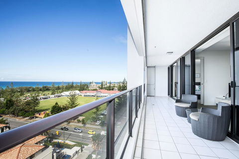 Ultra Broadbeach - Foster Accommodation 41