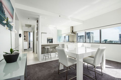Ultra Broadbeach - Foster Accommodation 30