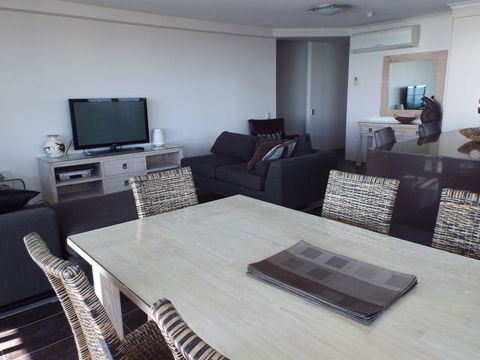 Northwind Beachfront Apartments - Foster Accommodation 13