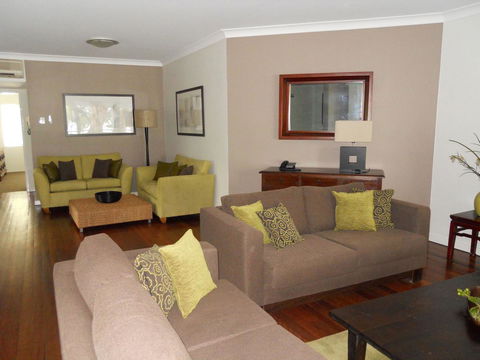 BeachView Apartments At Villa Paradiso - Foster Accommodation 35