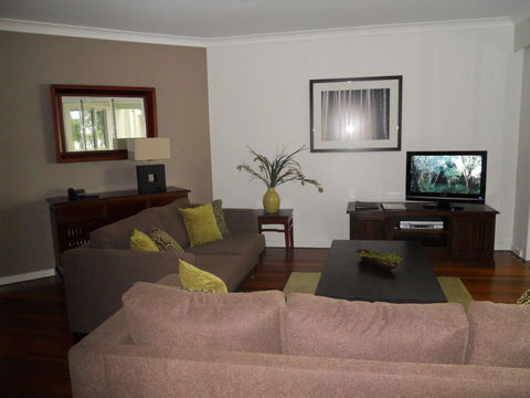 BeachView Apartments At Villa Paradiso - Foster Accommodation 9
