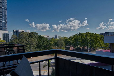 Soho Brisbane - Foster Accommodation 9