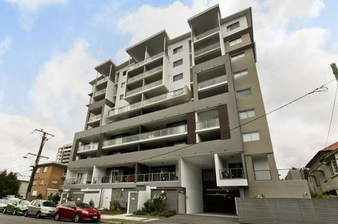 Arise Princess Regent Apartments - Foster Accommodation 1