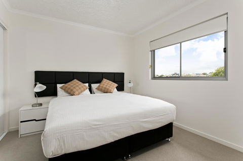 Arise Princess Regent Apartments - Foster Accommodation 12