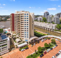 Central Dockside Apartment Hotel - Foster Accommodation