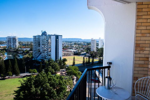 The Island Gold Coast - Foster Accommodation 21