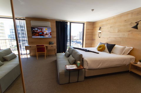 The Island Gold Coast - Foster Accommodation 11