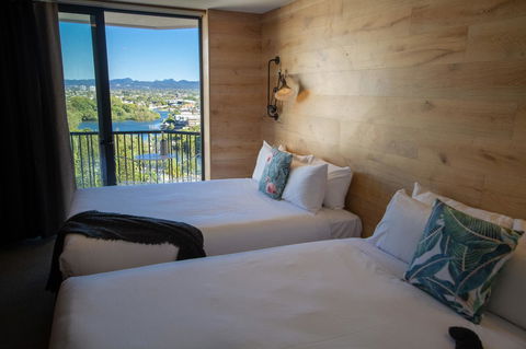 The Island Gold Coast - Foster Accommodation 24