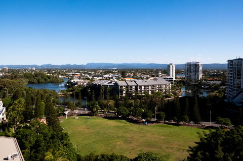 The Island Gold Coast - Foster Accommodation 22