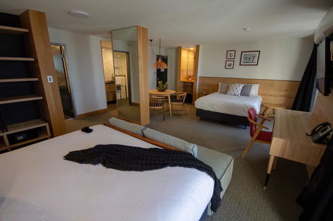 The Island Gold Coast - Foster Accommodation 10