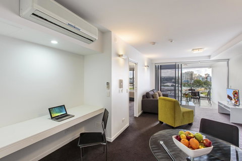 Code Apartments - Foster Accommodation 41