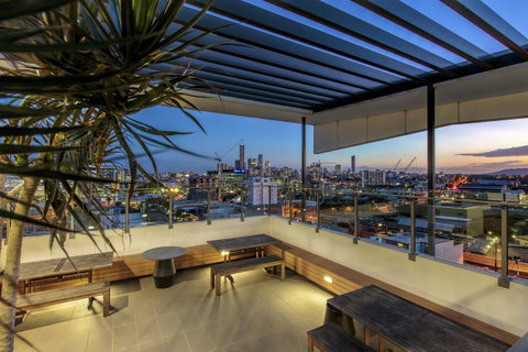 Code Apartments - Foster Accommodation 2