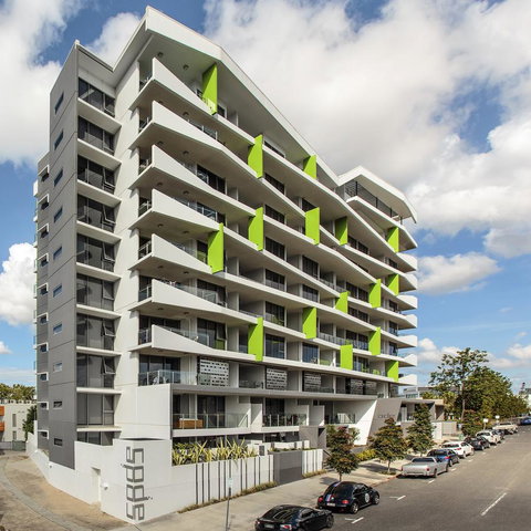 Code Apartments - Foster Accommodation 8