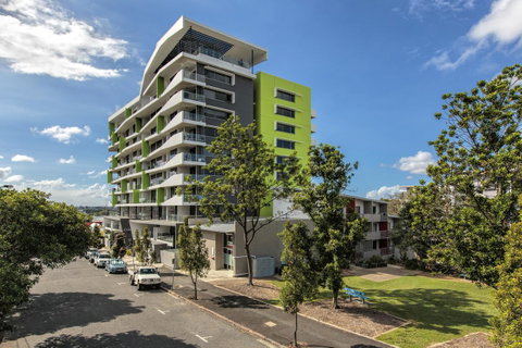 Code Apartments - Foster Accommodation 0