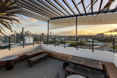 Code Apartments - Foster Accommodation 16