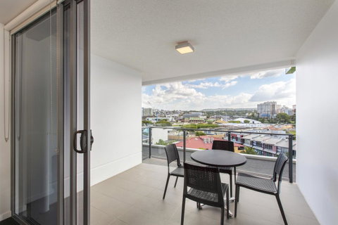 Code Apartments - Foster Accommodation 39