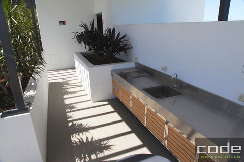 Code Apartments - Foster Accommodation 28