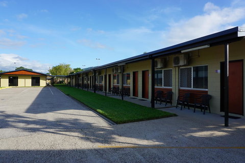 YAL Cairns - A Motel That Makes A Difference - Foster Accommodation 39