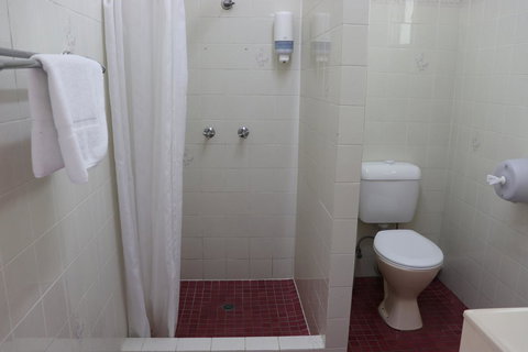 YAL Cairns - A Motel That Makes A Difference - Foster Accommodation 27