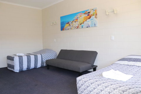 YAL Cairns - A Motel That Makes A Difference - Foster Accommodation 23