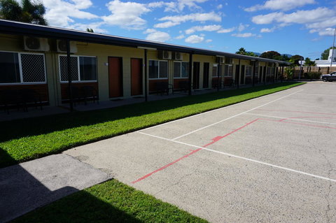 YAL Cairns - A Motel That Makes A Difference - Foster Accommodation 41