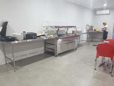 YAL Cairns - A Motel That Makes A Difference - Foster Accommodation 11