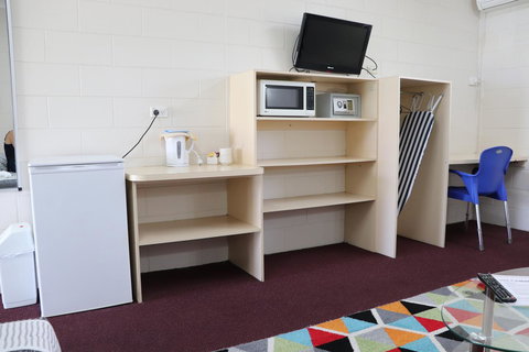 YAL Cairns - A Motel That Makes A Difference - Foster Accommodation 19