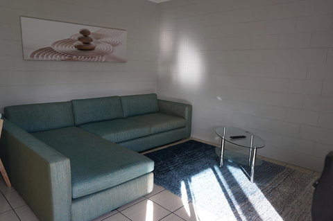 YAL Cairns - A Motel That Makes A Difference - Foster Accommodation 22