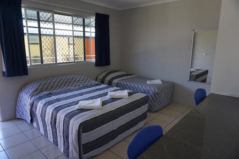 YAL Cairns - A Motel That Makes A Difference - Foster Accommodation 30