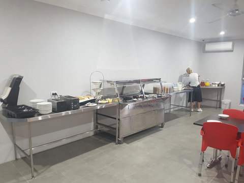 YAL Cairns - A Motel That Makes A Difference - Foster Accommodation 15