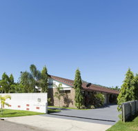 Marcol Place Holiday Apartments - Foster Accommodation