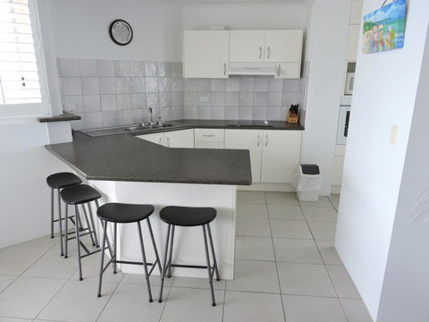 Rainbow Commodore Coolangatta - Foster Accommodation 14