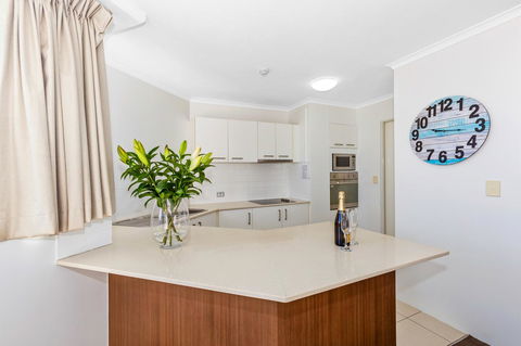 Rainbow Commodore Coolangatta - Foster Accommodation 29