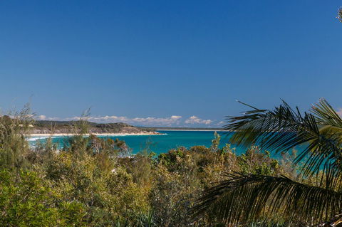 Cylinder Beach Mooloomba Unit 3 - Foster Accommodation 1