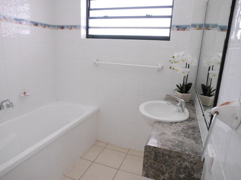 Cylinder Beach Mooloomba Unit 3 - Foster Accommodation 10