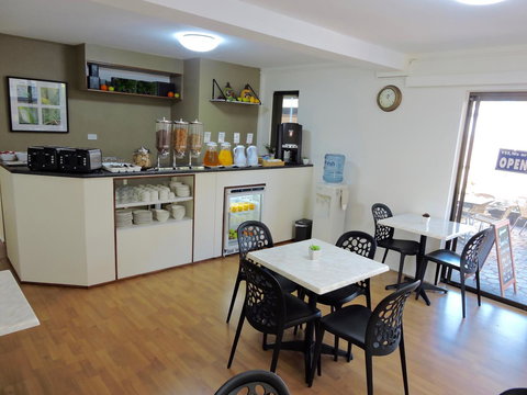 Best Western Airport 85 Motel - Foster Accommodation 11