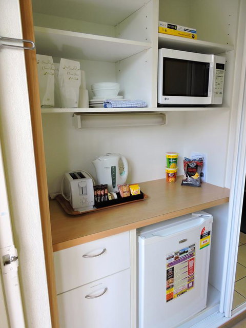 Best Western Airport 85 Motel - Foster Accommodation 8