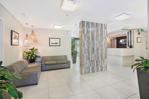 Majorca Isle Beachside Resort - Foster Accommodation 12