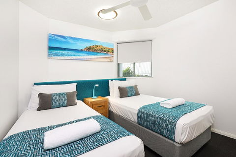 Malibu Apartments - Foster Accommodation 3