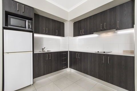 Sunshine Tower Hotel - Foster Accommodation 21