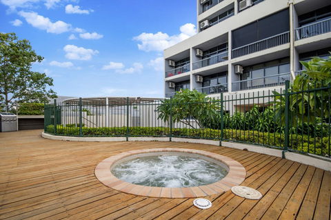 Sunshine Tower Hotel - Foster Accommodation 13