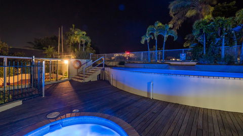 Sunshine Tower Hotel - Foster Accommodation 12