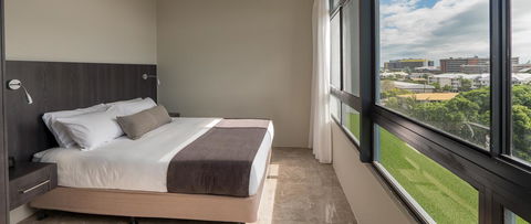 Sunshine Tower Hotel - Foster Accommodation 19