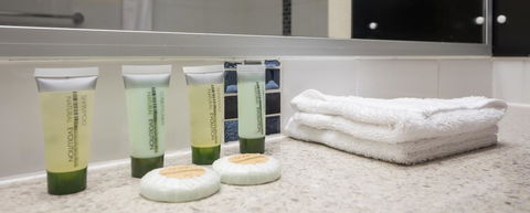 Sunshine Tower Hotel - Foster Accommodation 14